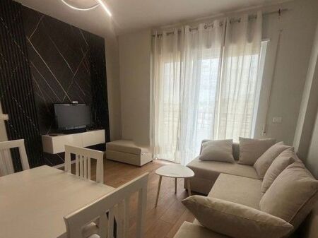 Jepet me qera apartament 1+1 në Fresk