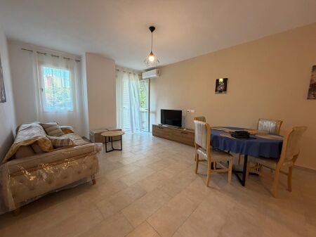 Jepet me qera, Apartament 2+1+2 Tualete, Në Plepa – Durrës.