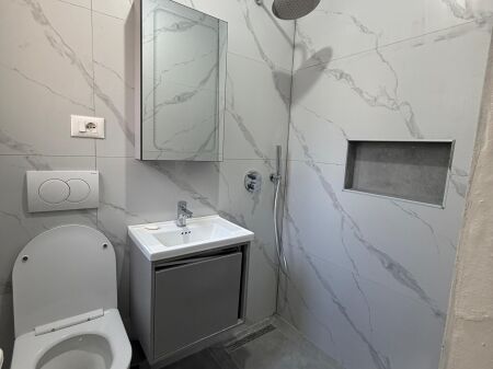 🏢 Jepet me qera Apartament 2+1+2 Tualete