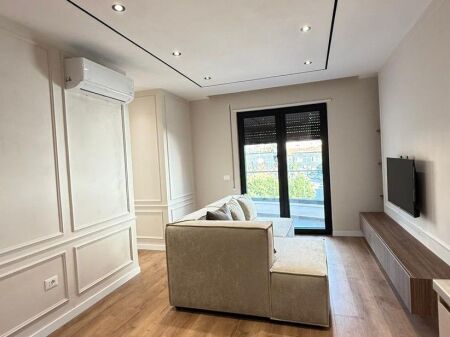 🏡 Appartamento 1+1 con balcone in affitto – Comune di Parigi