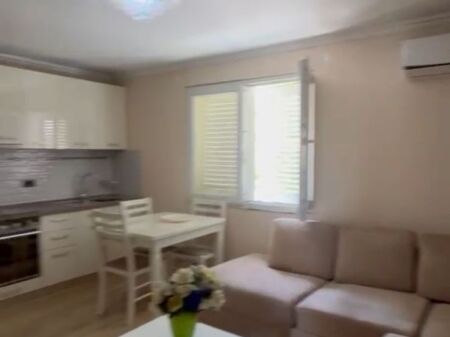SHITET APARTAMENT 2+1 – OXHAKU, PËRBALLË MINISTRISË SË MBROJTJES
