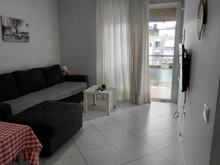 Jepet me qera apartament 1+1 i mobiluar tek Kompleksi Golden Park