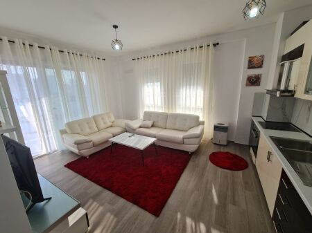 🏢Ne zonen e 5 Majit,Kompleksi Inerti jepet me qera apartament 1+1,i mobiluar 50,000Leke