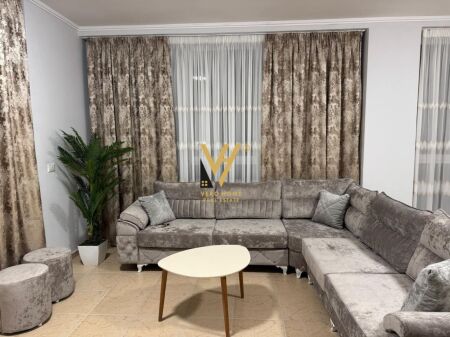 JEPET APARTAMENT 3+1+2 ME QERA TEK USLUGA, STACIONI I TRENIT 100.000 LEKE