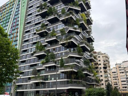 📍 ZYRE PREMIUM ME QERA TEK VERTICAL FOREST | RRUGA DERVISH HIMA