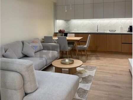 Apartament - Për Qira - Ambasada Amerikane, Tiranë
