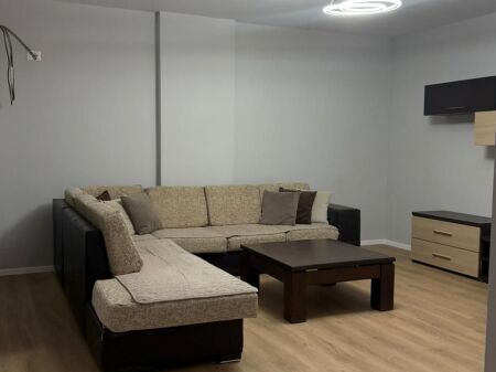 Apartament 2+1 me qera ne Rrugen Dritan Hoxha