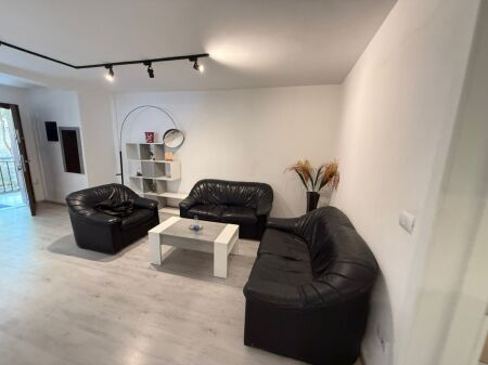 Apartament Me Qera 2+1 Tek Stacioni i Trenit (ID B220309) Tirane