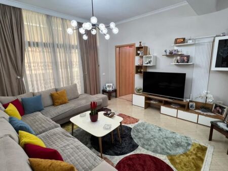 Apartment 3+1+2 for sale, Kavaja Street!
