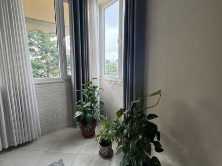 Shitet Apartament 3+1 + Verandë | Liqeni i Thatë, Tiranë