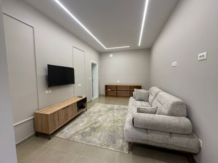 Apartament 1+1 plus post parkimi tek Vasil Shanto