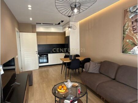 Appartamento 1+1 In Affitto presso il Complesso 'ASL', a Xhamllik 500 € /Mese