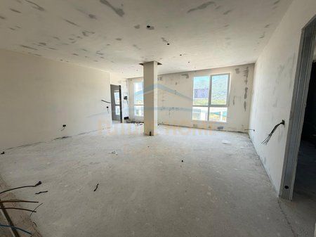 Shitet, Apartament 3+1+Post Parkimi, Farke, Tiranë.