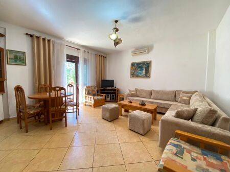 Apartament 2+1 Me Qira tek Mbikalimi i Komuna e Parisit
