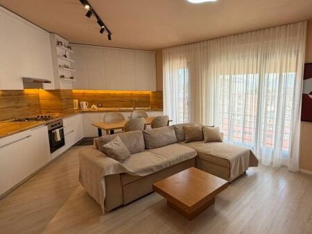 Ofrojme apartament 1+1 per qira perballe Harry Fultz!