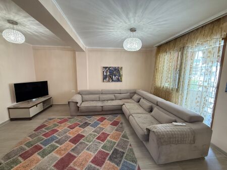 SHESIM APARTMENT 1+1 TE BULEVARDI ZOGU I PARE!