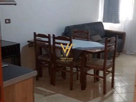 JEPET APARTAMENT 1+1 ME QERA NE VASIL SHANTO 45.000 LEKE