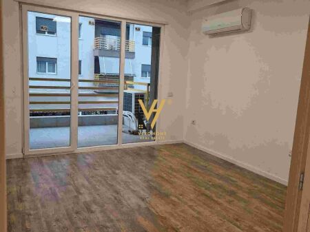 JEPET ZYRE 75 M2 ME QERA TEK E88, RR.DRITAN HOXHA 65.000 LEKE