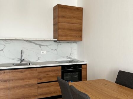 Apartament me qira 1+1 te Arlis Rruga  Dibres