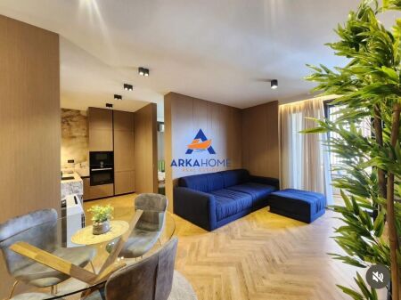 JEPET ME QERA APARTAMENT 2+1+BALLKON "ISH EKSPOZITA – MBI PASTICERI VITTORIA" 120.000 LEKE