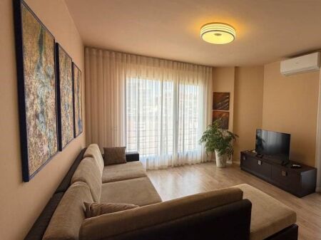Apartament komod 1+1 me qira !