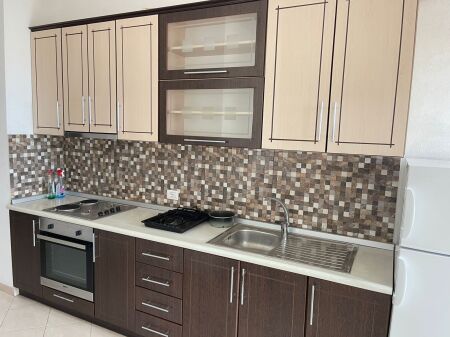 APARTAMENT 2+1. 40000 LEKE.VILAT GJERMANE