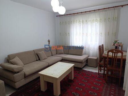 Ofrojme me qira Apartament komod 2+1 ne Kombinat!