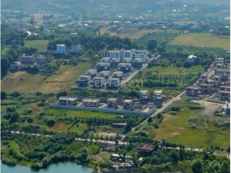 Lakeside Residence, appartamento duplex in vendita al Lago di Farka