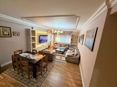 Shitet apartament 3+1+2 në Astir