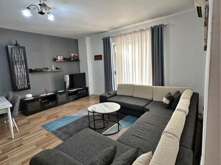 🏡 Shitet Apartament 1+1 + Ballkon 📍 Kamëz – pranë Bashkisë Kamëz