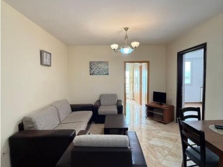 Apartament 2+1 Me Qira në Plazh, Durrës !!