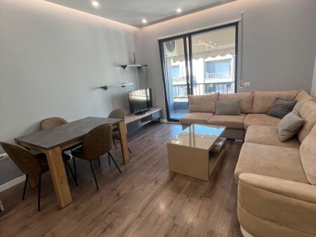 Kinostudio Appartamento 2+1+2 + Posto Auto In Affitto