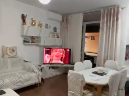 Shitet apartament në astir