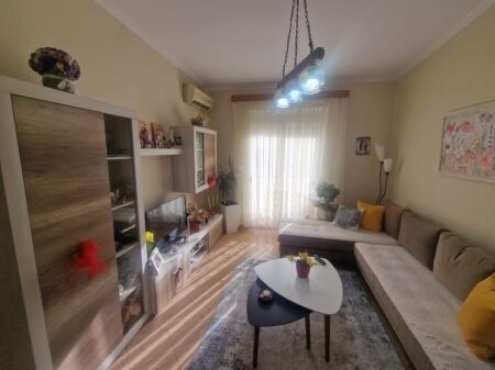 Buze rruge. 3+1 ne Bllok per shitje!!! Super mundesi ndarje