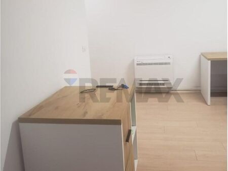 Apartament - Për Qira - Rruga e Kavajës, Tiranë