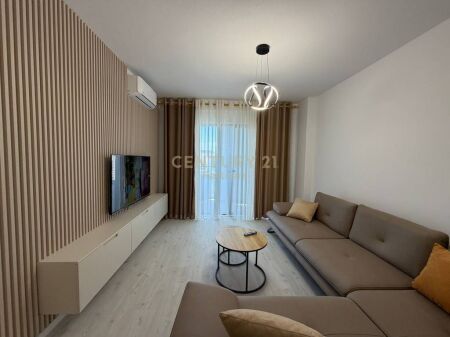 AFFITTIAMO APPARTAMENTO 2+1+DEPOSITO A KOMBINAT! 450 € /Mese