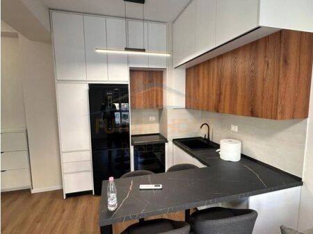 Shitet, Apartament 1+1, Tiranë.