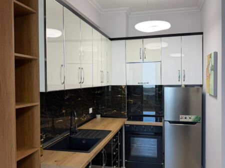 🏡 Shitet Apartament 1+1  📍 Rr. Teodor Keko (pranë Raiffeisen Bank), Astir