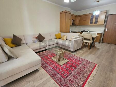Apartament - Për Qira - Rruga Bilal Sina, Tiranë