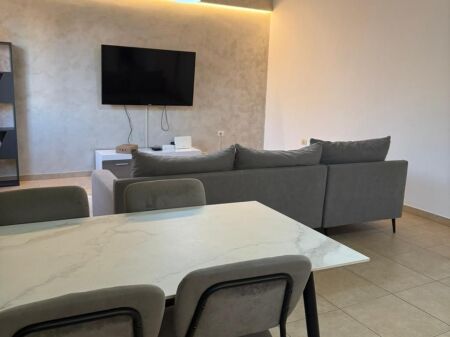 Jepet me qira apartament 2+1