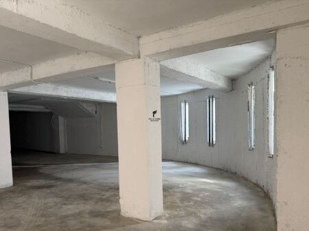 MAGAZINE ME QERA 500 M2 SHKOZE 200.000 LEKE FH-76272