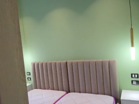 Garsoniere luxury ne astir buze rruge kryesore