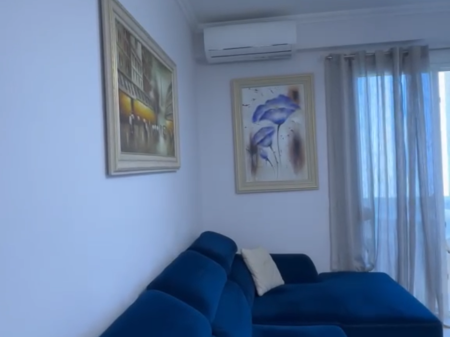 Shitet apartament astir