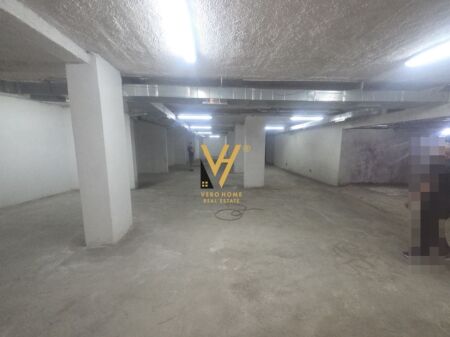 SHITET AMBIENT BIZNESI 350 M2 TE SHKOLLA E KUQE 25.000.000 LEKE