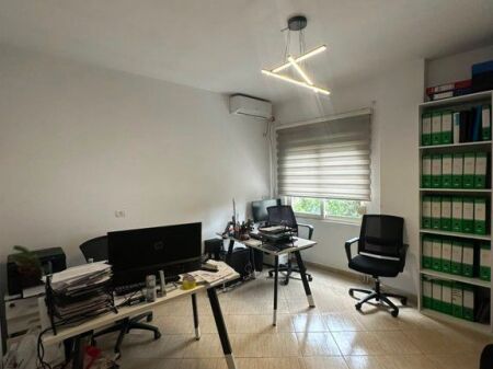 Office for Rent, Municipality of Paris