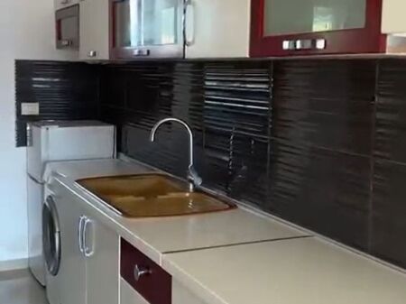 Apartament me qira – pranë Komisariatit të Policisë Nr. 4 !