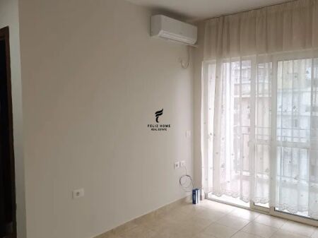 APARTAMENT ME QERA 1+1 FUSHA E AVIACIONIT 45.000 LEKE FH-76490