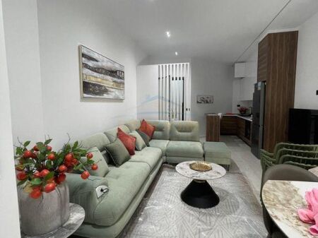 Apartament 1+1 ,Rruga ''Murrat Terbaci'' ,Vlorë.