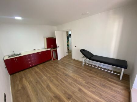 UFFICIO IN AFFITTO 80 M2 VIA KAVAJES 800 EURO FH-76550