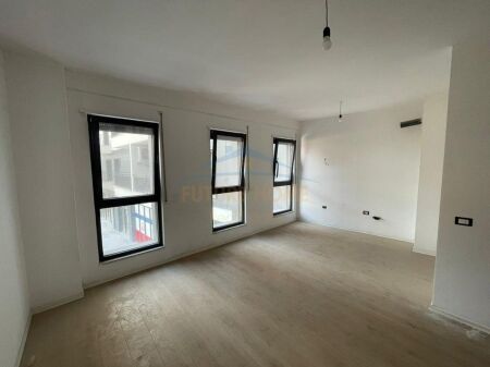 Shitet, Apartament 1+1, Jordan Misja , Tirane .